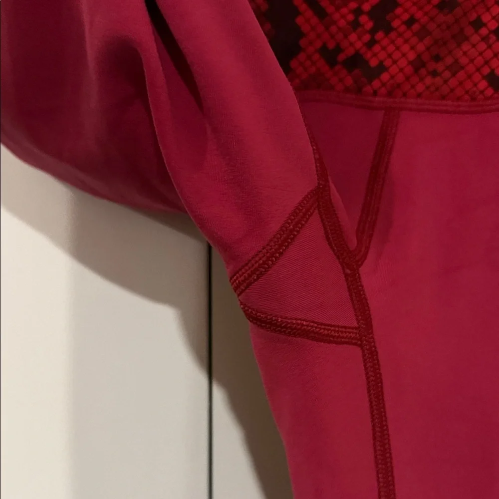 Lightly worn Vibrant lululemon Leggings with Snakeskin Accent size 4